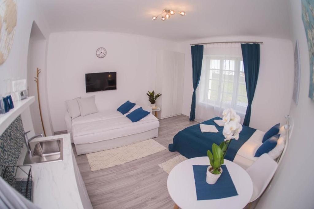 Raba Apartman House Exterior photo