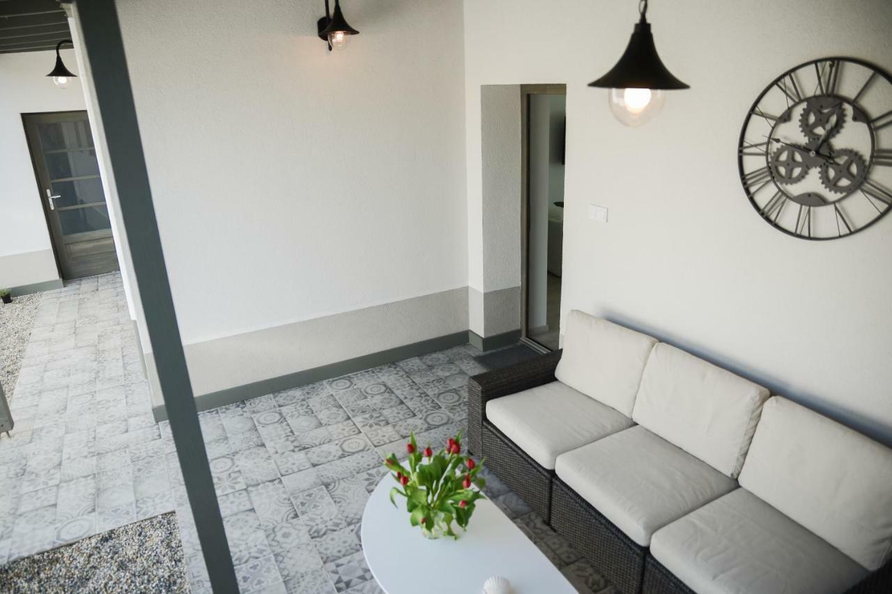 Raba Apartman House Exterior photo